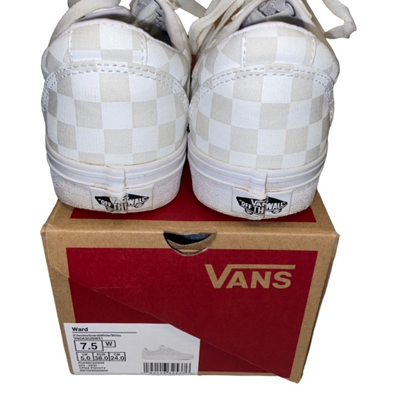 SOLD LIKE NEW Women’s White Checkered Low Rise Laced Vans Size 7.5 - Picture 4 of 4